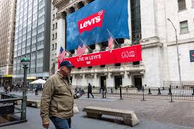 Levi's tempers forecast and weighs sale of Dockers — 'This is all about  focus,' CEO says