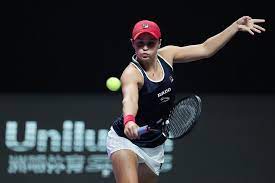 Ashleigh barty, who came in the french open seeded eighth, became the first australian in 46 years to lift the women's trophy at roland garros. Ashleigh Barty Sagt Dubai Verletzt Ab Tennisnet Com