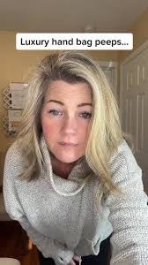 Where to Sell Luxury Handbags with Accessories?