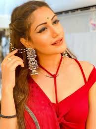 Niki brass jhumka Mint