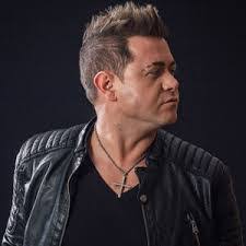 Miguel Saez's Instagram, Twitter & Facebook