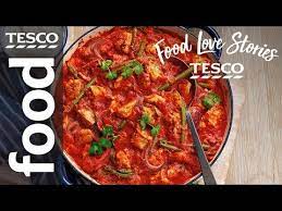 Tesco Food Love Stories How To Make David S Hot Or Not Chicken Curry Youtube Tesco Food Food Curry Chicken
