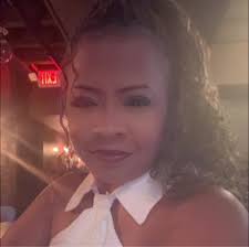 How we're walking into this week! The link up we didn't know we needed.  🙌🏾 📸: gayleking