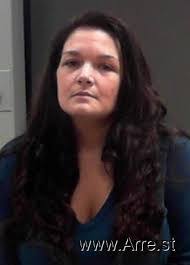 Lorene Lucas's Instagram, Twitter & Facebook