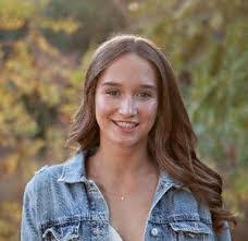 Heidi Mcmillan's Instagram, Twitter & Facebook