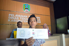 May 08, 2021 · loker pt admira triplek magetan : Suyadi Ragu Dengan Info Lowongan Pekerjaan Datang Saja Ke Disnaker Suara Kumandang