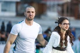 On december 13, 2008, her brother, cezar (named by cleopatra) was born. Acum Incep SÄƒ Mi Tremure Picioarele Imagini Rare Cu Cleopatra Stratan Pe Cand IncÄƒ Nimeni N O CunoÈ™tea Video Ea Md