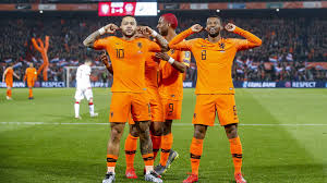 In het tweede seizoen van leeuwinnentalk verbinden we jeugdvoetballers met hun idolen van oranje! Oranje Startet Mit Souveranem Sieg Dfb Deutscher Fussball Bund E V