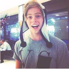Many famous women have dated 5 seconds of summer lead singer luke hemmings, and this list will give you more details about these lucky ladies. 8tracks Radio Luke Hemmings 10 Songs Free And Music Playlist