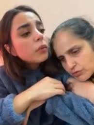 Ladkiyan Video Banati Hai