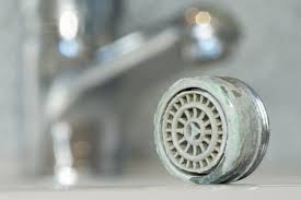 Man nennt sie nämlich auch luftsprudler, mischdüse, wasserhahn sieb oder durchflussbegrenzer. Perlator Entkalken Mit Und Ohne Abschrauben Anleitung