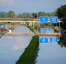 Das hochwasser in mitteleuropa von ende mai und anfang juni 2013 wurde durch tagelange regenfälle infolge atmosphärischer flüsse verursacht. Hochwasser In Deutschland Die Teuerste Naturkatastrophe Aller Zeiten Welt