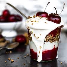 Yaourt Coco Granola Sarrasin Et Peche Et Compotee De Fruits Rouges Let S Cook Vegan Poussin Yummy Sweet