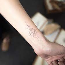 119 Delicately Beautiful Tattoos By South Korean Artist Hongdam Minimalist Tattoo Tattoos Inspirational Tattoos