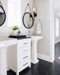 Pedestal sinks should be attached to studs or framing using lag screws. Bathroom With A Pedestal Sink Ideas 75 Beautiful Pictures August 2021 Houzz