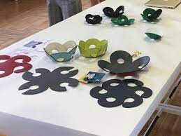 Each Container Is Made Out Of One Flat Piece Of Linoleum And Transformed Into A 3d Shape By Using The Flexibility Of The Material 3d Shape Crafts Linoleum