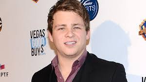 Jonathan Maguire's Instagram, Twitter & Facebook