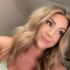 Heather Collard's Instagram, Twitter & Facebook