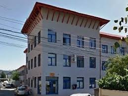 Funcţionează 24 h din 24 h, apa este captată din 72 de puțuri și după ce este tratată este repompată către consumatori. Compania De ApÄƒ Casieriile Din Vlaicu È™i Vladimirescu Se Vor Inchide Temporar Live Arad È™tiri Din Arad