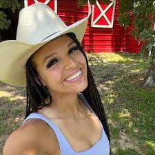 Latia Smith's Instagram, Twitter & Facebook