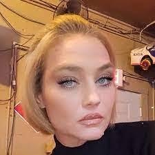 Angela Sullinger's Instagram, Twitter & Facebook