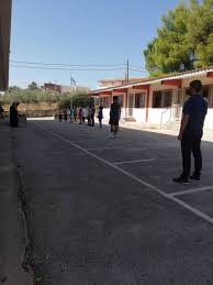 Επαγγελματικό λύκειο (επα.λ.) 29/04/201020/07/2021 admin. Epikindynh H Katastash Sto Gymnasio Kapandritioy En Mesw Pandhmias Fwto Aftodioikisi Gr