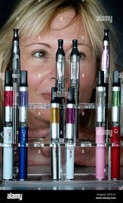 E cigarette com hi-res stock photography and images