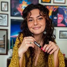 Lonnie Hopper's Instagram, Twitter & Facebook