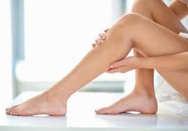 Comment Ralentir La Repousse Des Poils Elle En 2020 Poil Incarne Epilation Eviter Les Poils Incarnes