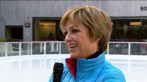 Building up the lower layering will raise the weight line and make it appear more prominent. Dorothy Hamill S Olympic Win Iconic Bob And Signature Spin 40 Years Later