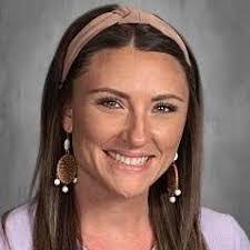 Lynette Higgins's Instagram, Twitter & Facebook