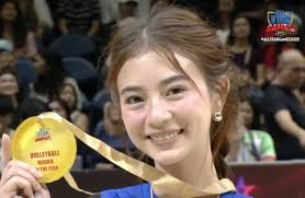 Fyang Smith wins rookie of the year award