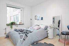 Pemilihan lemari pakain meja rias, ataupun tempat tidur harus disesuaikan agar lebih dinamis. Inspirasi Desain Interior Kamar Tidur Ukuran Kecil Yang Sederhana Arsitag