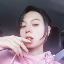 Lacey Ellen Fletcher lahir pada 25 November 1985, anak perempan kepada  Sheila dan Clay Fletcher. Ayahnya bekerja sebagai polis, sementara ibunya  adalah anggota dewan kota setempat. Mereka tinggal di sebuah rumah pertanian