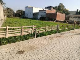 I need a house.. Preferably in Huda Sectors. Budget upto 85 Lacs. DM if  something is available.