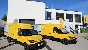 Track your dhl parcel uk delivery quickly and easily using our real time track and trace service. Dhl Streetscooter Goes Public Smmt