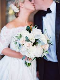 Laura Und Sebastian S Festliche Gartenhochzeit Mit Bildern Gartenhochzeit Hochzeit Tragerloses Hochzeitskleid