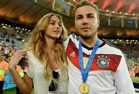 Mario Goetze With His Girlfriend Ann Kathrin Brommel Mario Gotze Soccer Couples Girl Pictures