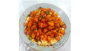 Tumis beri gula garam masak hingga bumbu matang masukan pete, kentang dan ati. Menu Khas Lebaran Sambal Goreng Kentang Petai Cantik Tempo Co