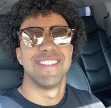 Te gusta el nuevo look de Miguelito? O el de antes