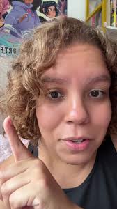 ¿Qué color de cabello tiene Valley realmente?