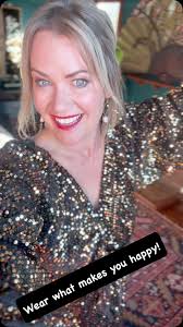 ✨Don’t be afraid to wear what makes you happy! ✨Sparkle & Shine!✨  #melaniekerr #dunedin #sparkles #sparkle #shine #twinkle #fashion  #fashionist #fun #playful #sprinkleofsunshine #speaker #mc