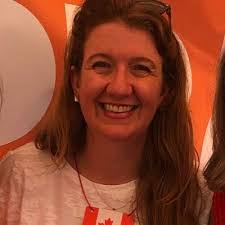 Lisa Derry's Instagram, Twitter & Facebook