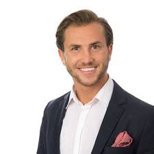 Amar Nalic's Instagram, Twitter & Facebook