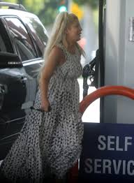 According to a top source, tori spelling (beverly hills, 90210,.) is leading the race to become time magazine's person of the year in 2021. L002hregsxtkwm