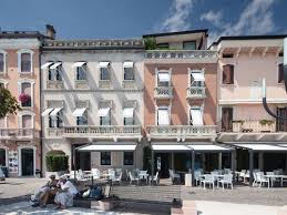 Hotel Locanda Del Benaco Salo Set In The Historic City Centre On The Lake Front Promenade Of Salo This 3 Star Hotel Provides Rooms With Lake Garda Hotel Lake