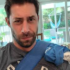 Having a day when you're 35 and apparently can injure your shoulder in your  sleep. I am staring into the gaping maw of mortality. #oldman #gettingold  #youngatheart #ouch #ice