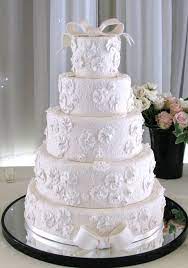 Wedding Cake Designed After A Monique Lhuillier Gown Photography By Michelle Bohigian Wedding Cake Edible Flowers White Wedding Cakes Wedding Cake Designs
