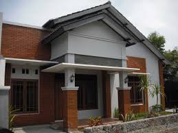 Teras rumah minimalis ini pun tampak unik dan indah walau hanya berhiaskan sebatang pohon beringin putih. Gambar Teras Rumah Kampung Sederhana Dekorasi Rumah