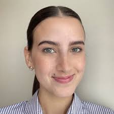 Tras haber compartido 3 años juntos, llegó el día de despedirme de EY.  Mirando para atrás con mucho agradecimiento, hoy le abro una puerta a mi  carrera profesional como psicóloga y me